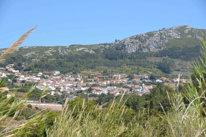 Vista sobre a vila do Cadaval, Serra de Montejunto