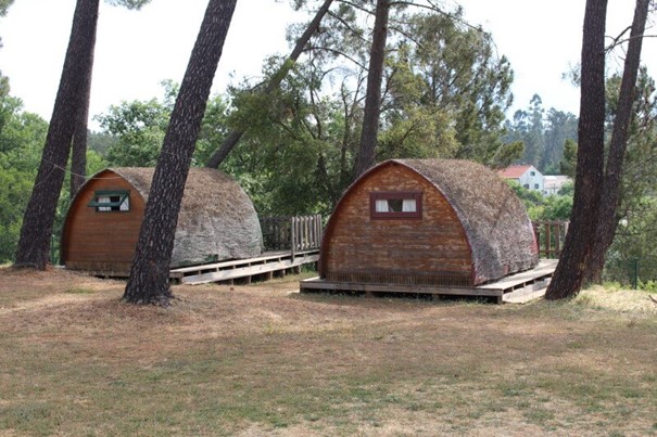 Casas Hobbit no Camping Oleiros
