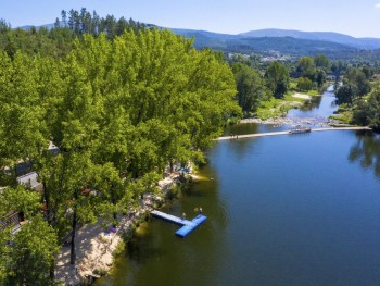 Vista aérea da paraia fluvial da cascalheira, Arganil